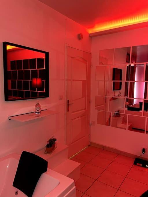 Jeu De Regards - Jacuzzi/Balneo Lägenhet Courcouronnes Exteriör bild